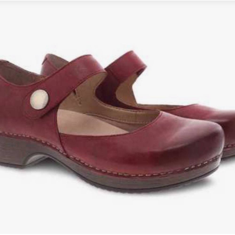 Dansko Beatrice Waxy Burnished Red New in Box